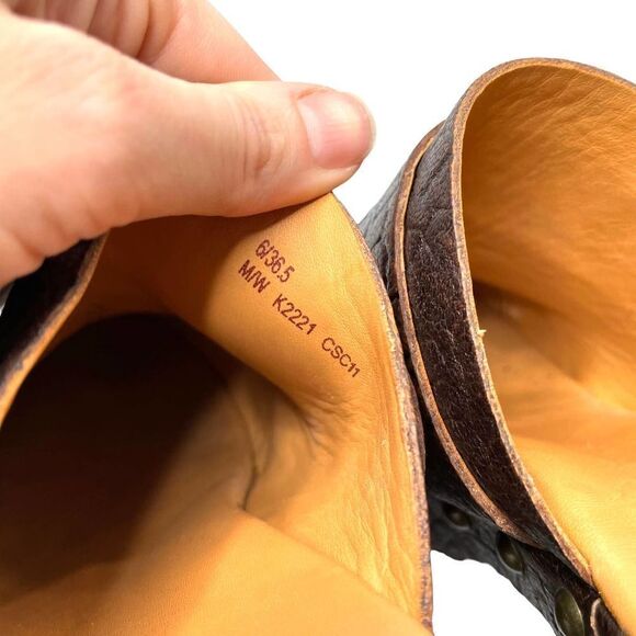 Kork Ease Madison studded textured buckle chunky Mules Heels Sz 6 leather - Picture 10 of 11